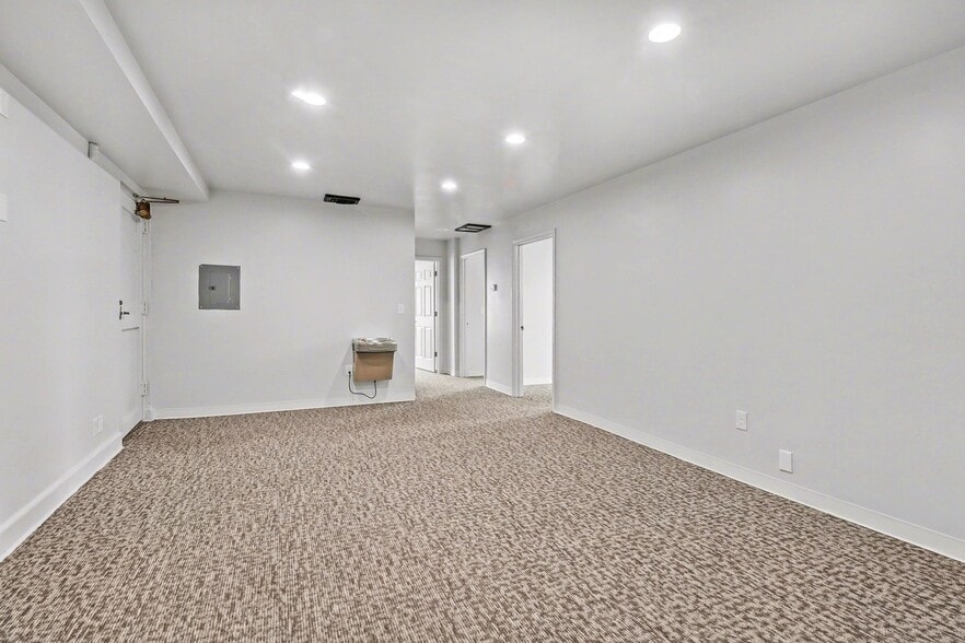More Photos Of 20210 Sherwood St, Detroit Warehouse For Sale