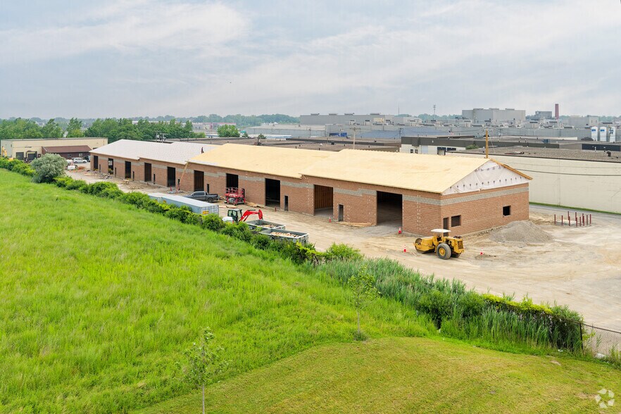 More Photos Of 1178 Lexington ave, Rochester Flex For Lease