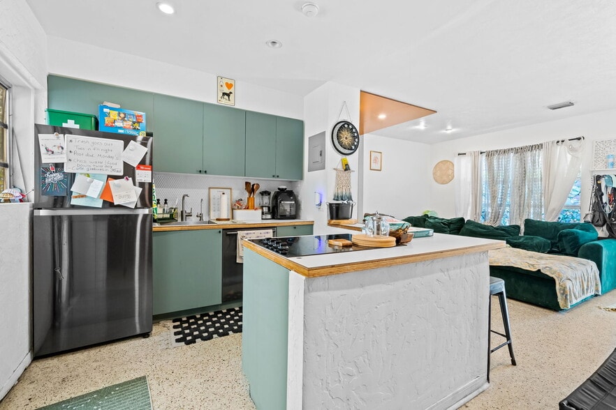 More Photos Of 724 NE 3rd Ave, Fort Lauderdale Apartments For Sale