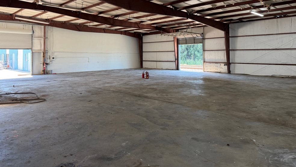 More Photos Of 1620 Tangerine St, Melbourne Unknown For Lease