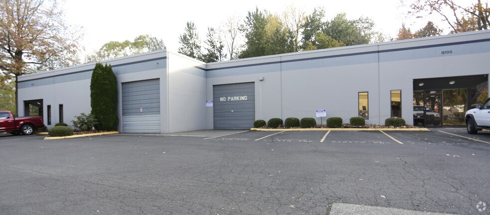 More Photos Of 9705-9707 NE Colfax St, Portland Warehouse For Lease