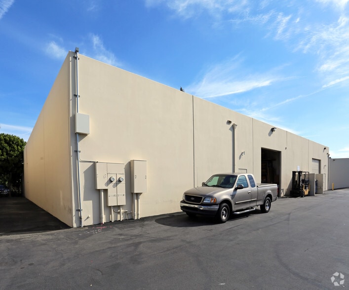 More Photos Of 616-622 N Eckhoff St, Orange Warehouse For Lease