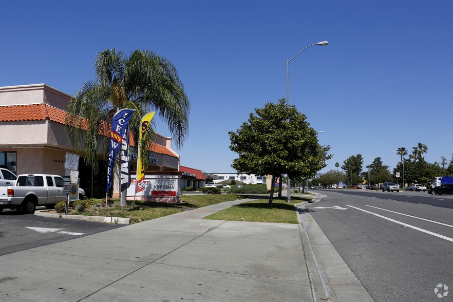 More Photos Of 10051 Magnolia Ave, Riverside Storefront For Lease