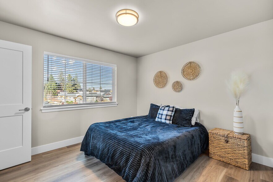 More Photos Of 20255 Hardy Rd, Bend Apartments For Sale