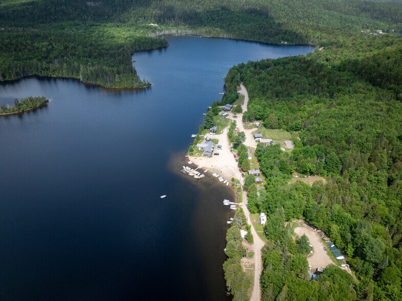 More Photos Of 1020 Ch Du Lac-Croche, Saint-come Sports And Entertainment For Sale