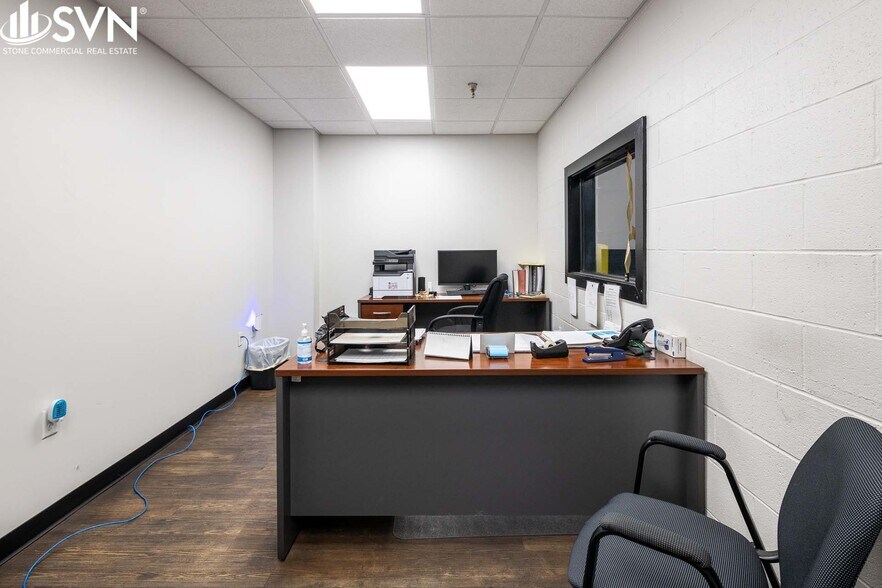 More Photos Of 2425 Palumbo Dr, Lexington Warehouse For Lease