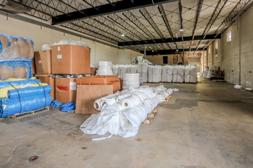 More Photos Of 14935 NW 27th Ave, Opa Locka Warehouse For Lease
