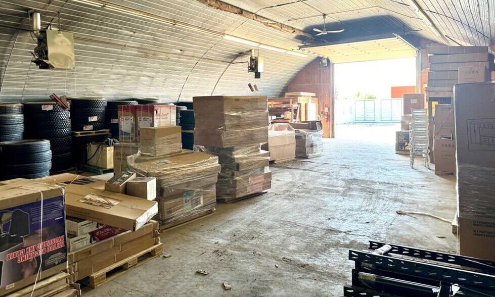 More Photos Of 6103 54 St, Ponoka Warehouse For Sale