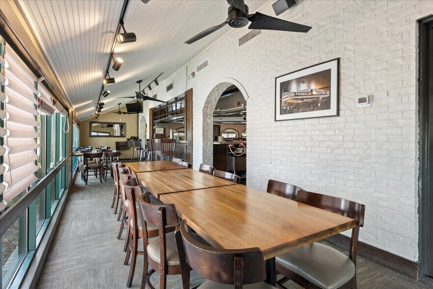 More Photos Of 1202 Murfreesboro Rd, Franklin Restaurant For Lease