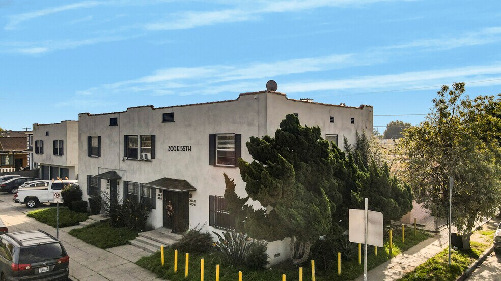 More Photos Of 300 E 55th St, Los Angeles Apartments For Sale