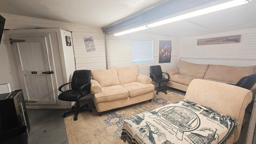 More Photos Of 1801 S National, Fort Scott Convenience Store For Sale