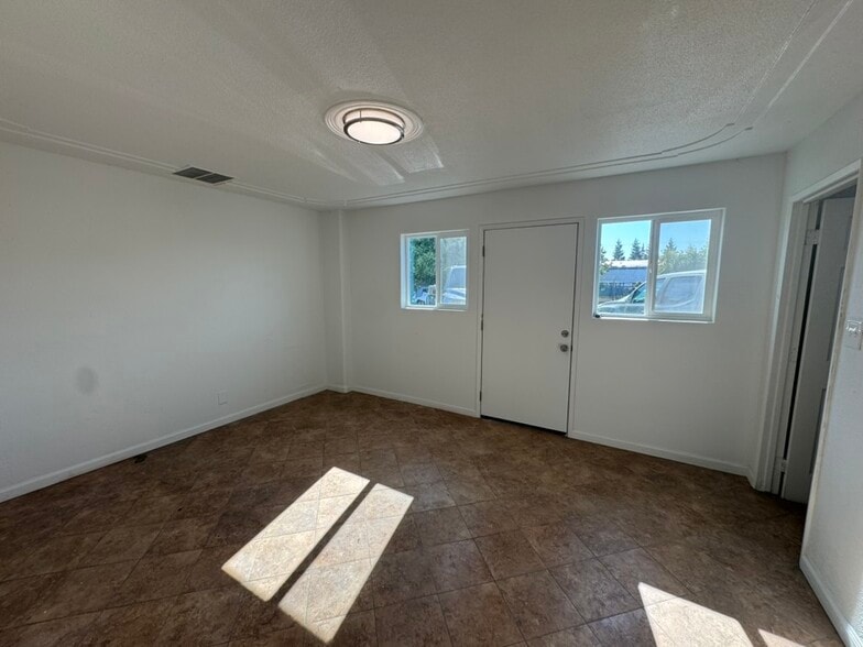 More Photos Of 25181-25197 Huntwood Ave, Hayward Warehouse For Lease