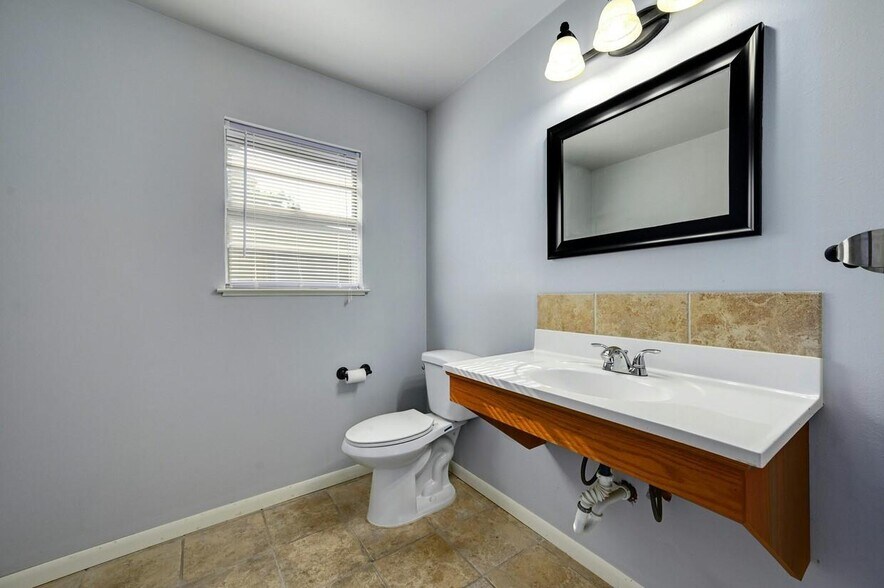 More Photos Of 508 Fm-1460, Georgetown Office For Lease