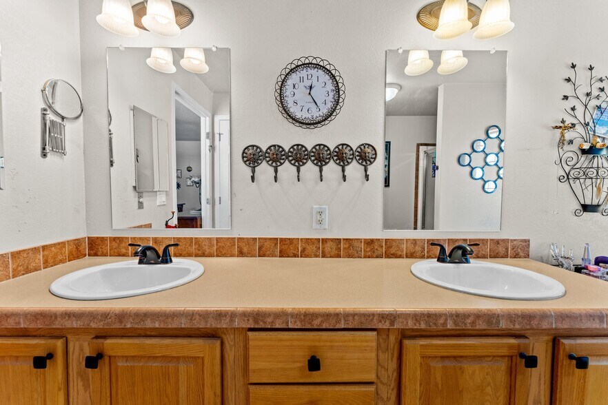 More Photos Of 70932 Highway 60, Wenden General Retail For Sale