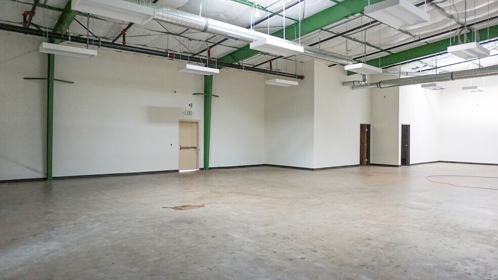 More Photos Of 6925 Luther Dr, Sacramento Warehouse For Sale