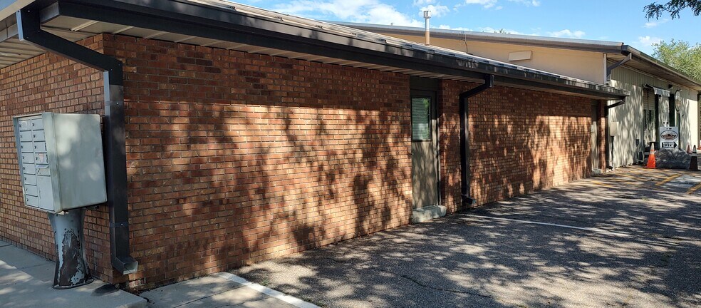 More Photos Of 2707 W Eisenhower Blvd, Loveland Warehouse For Lease