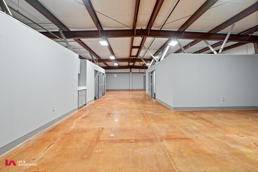 More Photos Of 1810 Lee Rd, Lithia Springs Office For Sale