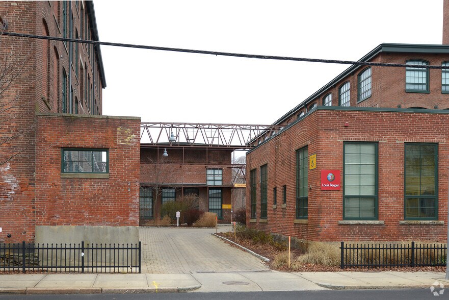 More Photos Of 166 Valley St, Providence Apartments For Sale