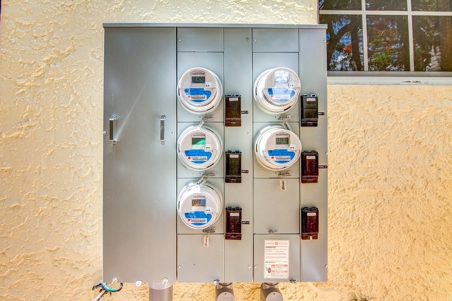 More Photos Of 2630 Natoma St, Coconut Grove Apartments For Sale