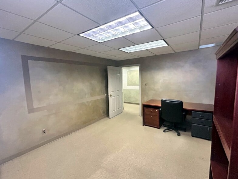 More Photos Of 39-41 Hutcheson Pl, Lynbrook Research And Development For Sale