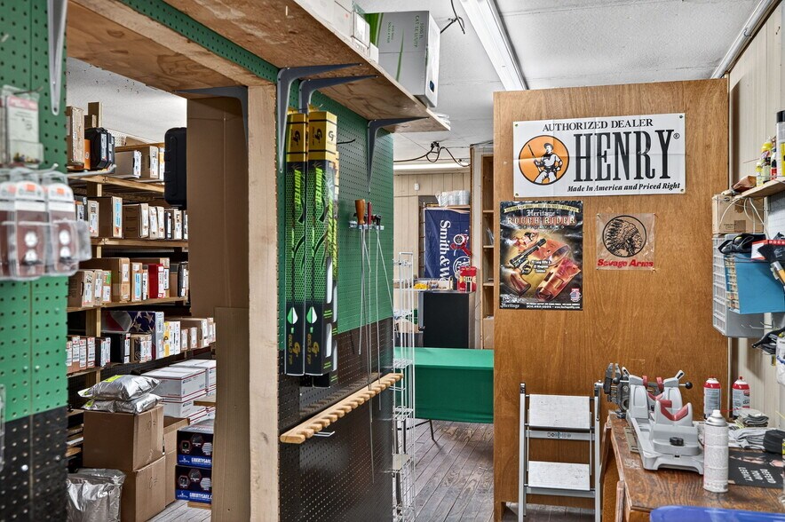 More Photos Of 23 W Main St, Canton Flex For Sale