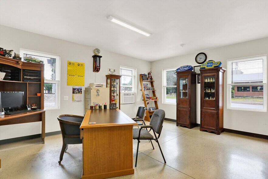 More Photos Of 308 N Morrison St, Morristown Industrial For Sale