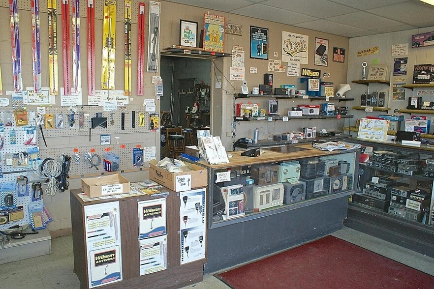 More Photos Of 550 Connellsville St, Uniontown Storefront For Sale