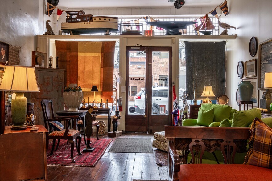 More Photos Of 105 W Main St, Elkin Office For Sale