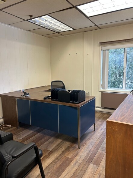 More Photos Of 2001 Market St, Ashland Manufacturing For Lease