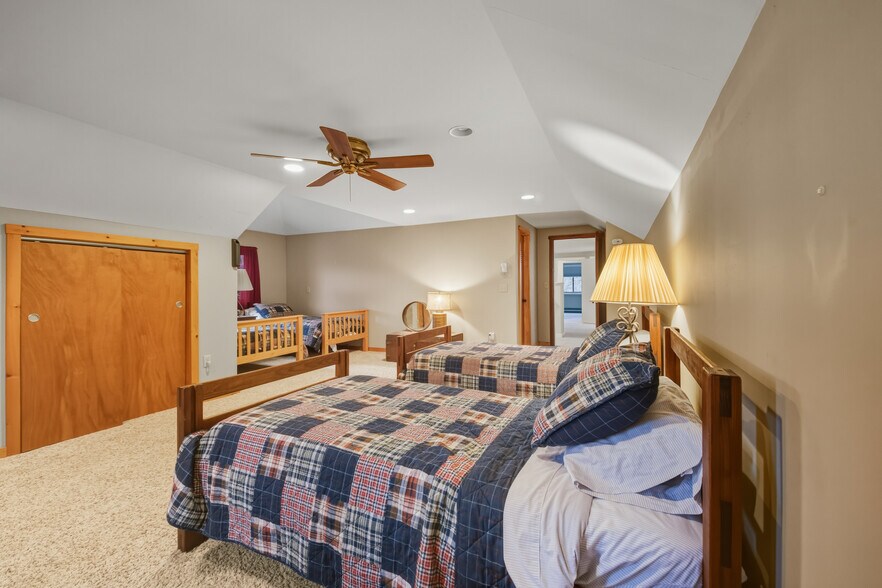 More Photos Of 798 Route 100, Wilmington Flex For Sale