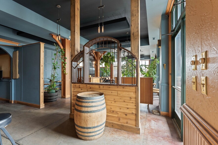 More Photos Of 102 S 1st Ave, Sandpoint Storefront Retail Office For Sale