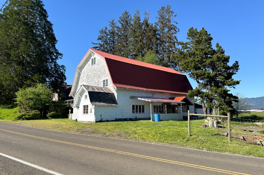 More Photos Of 25 Fraser Rd W, Tillamook Lodge Meeting Hall For Sale