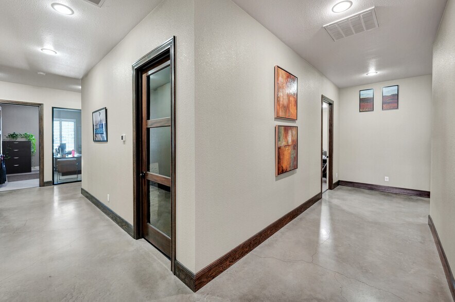 More Photos Of 4313 N County Rd W, Odessa Office For Sale