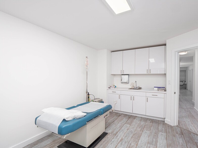 More Photos Of 333 E 34th St, New York Apartments For Sale