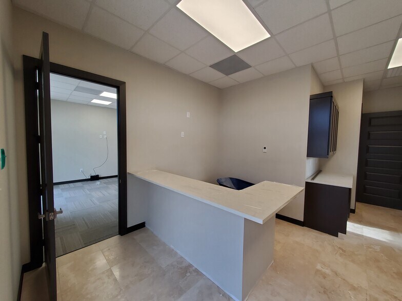 More Photos Of 4725 College Park, San Antonio Office For Lease