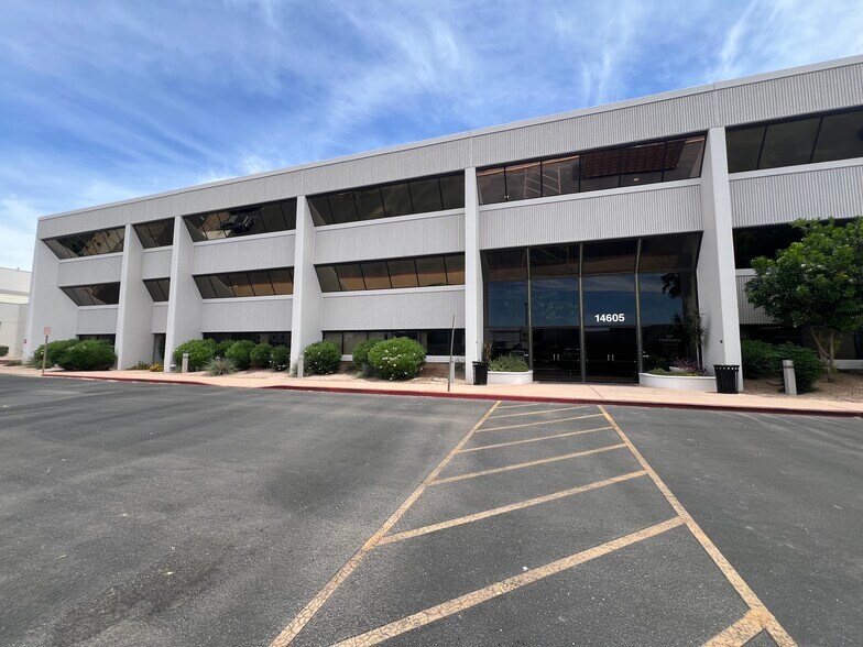 More Photos Of 14605 N Airport Dr, Scottsdale Airplane Hangar For Lease
