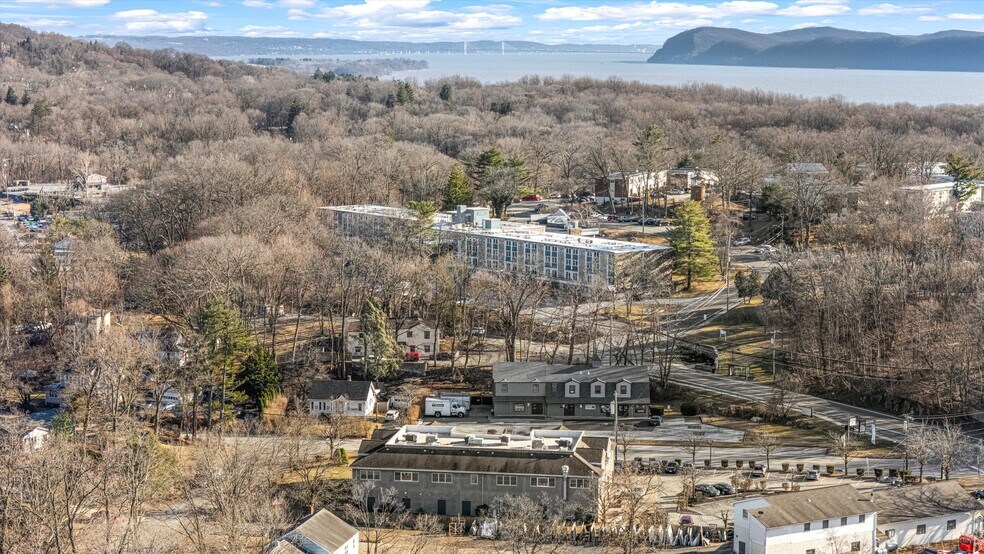 More Photos Of 24 Old Albany Post Rd, Croton-on-Hudson Medical For Lease