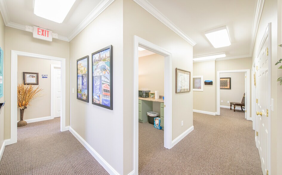 More Photos Of 104 Commons Blvd, Piedmont Office For Lease