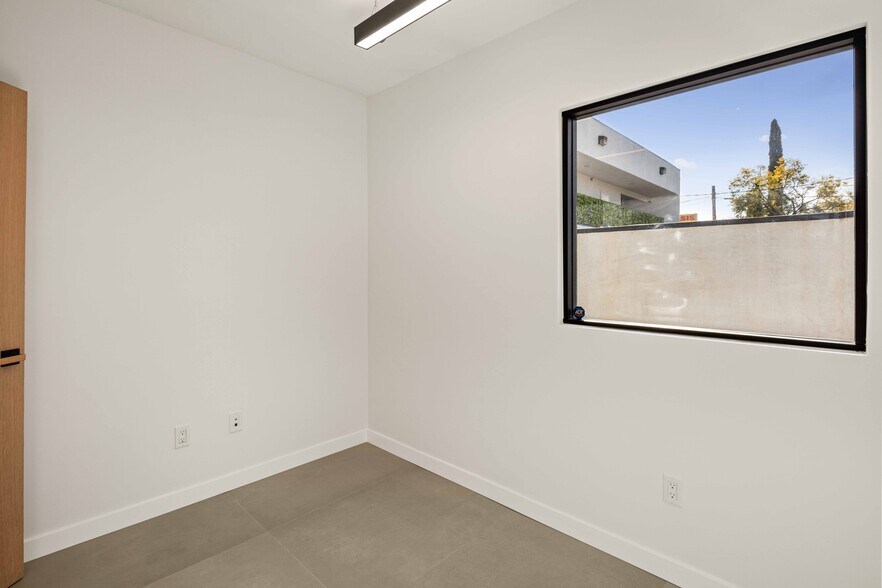 More Photos Of 8809 Sunland Blvd, Sun Valley Medical For Lease