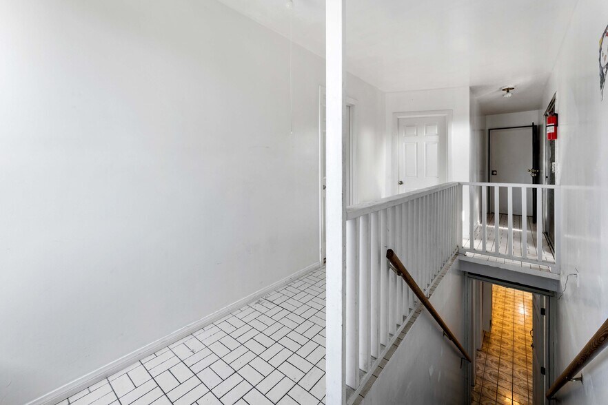 More Photos Of 2005 Magnolia Ave, Los Angeles Apartments For Sale