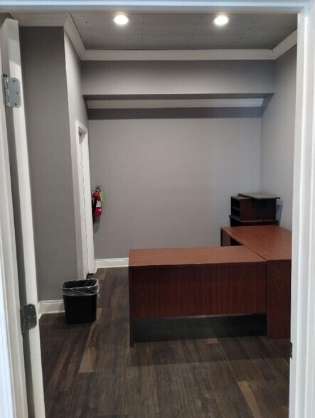 More Photos Of 4300 Highway 43, Mc Intosh Truck Terminal For Lease