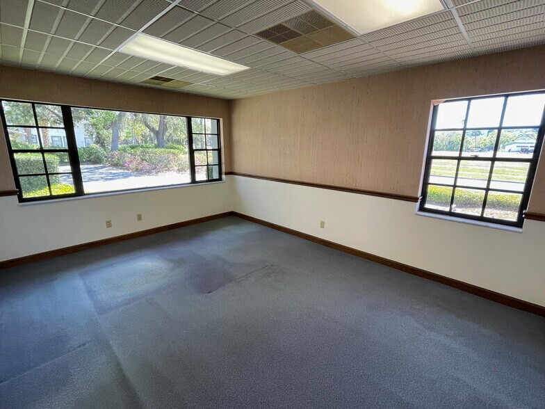 More Photos Of 1006 Grove St, Clearwater Office Residential For Sale