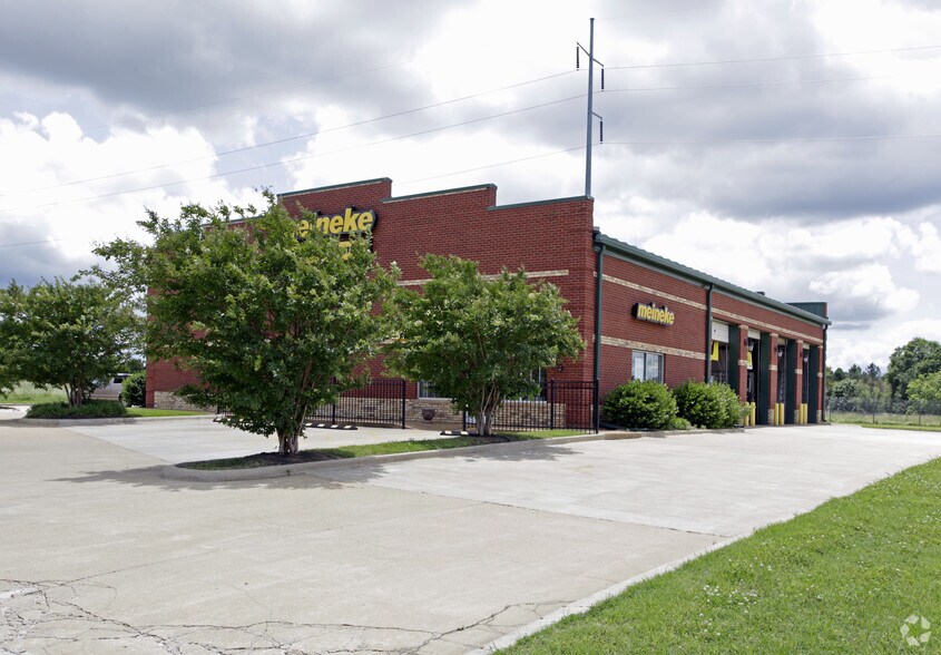 Primary Photo Of 10045 Ridgeway Industrial Dr, Olive Branch Auto Repair For Sale
