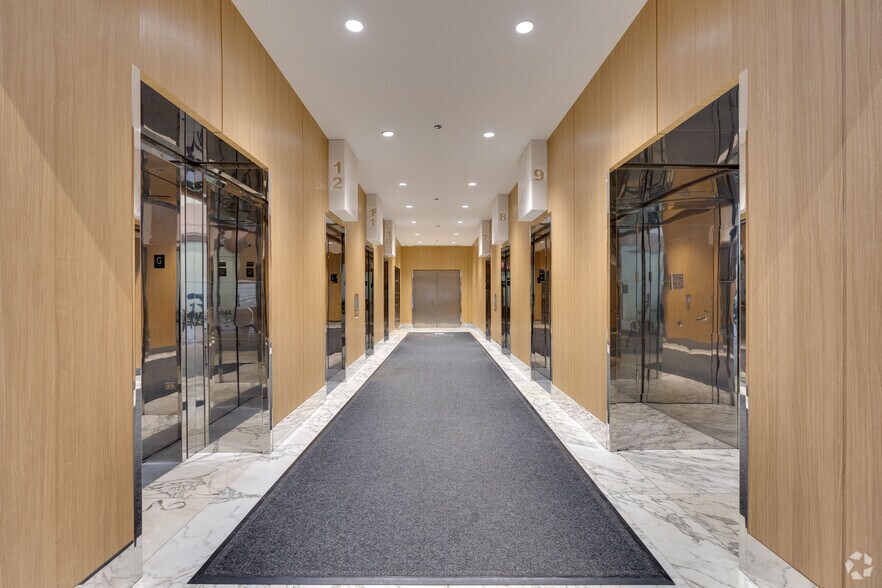 More Photos Of 200 N LaSalle St, Chicago Office For Lease