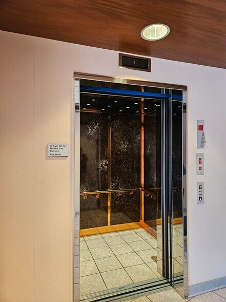 More Photos Of 1150 S Cedar Crest Blvd, Allentown Office For Sale