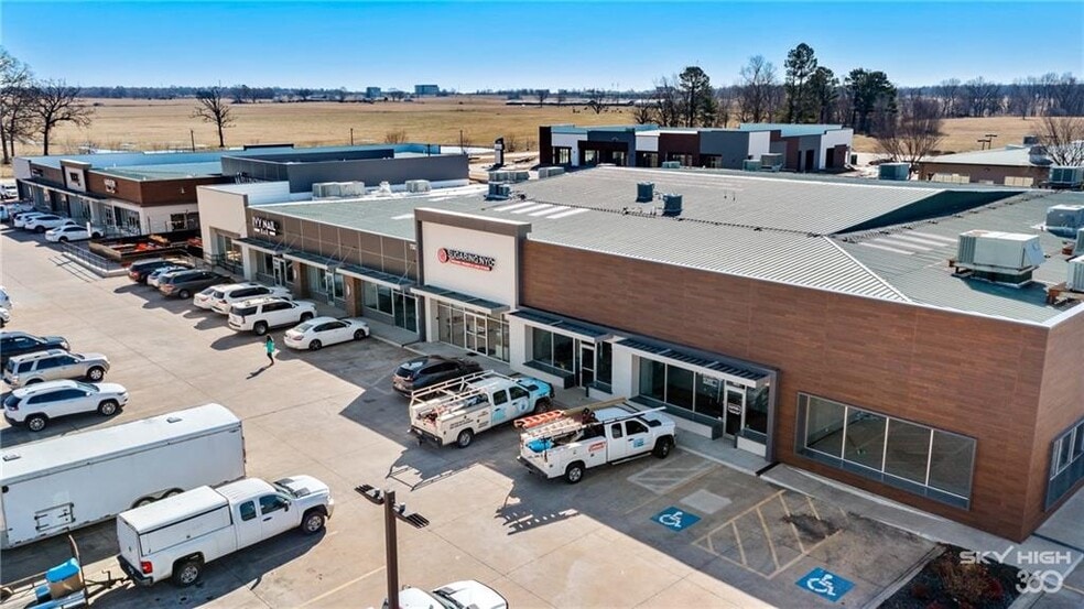 More Photos Of 1395 E Henri De Tonti Blvd, Springdale Unknown For Lease