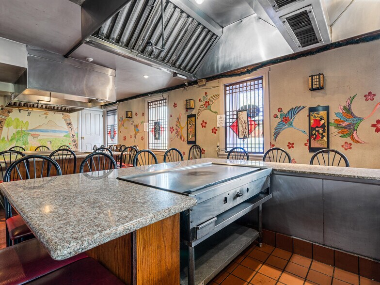 More Photos Of 1495 Farmington Ave, Pottstown General Retail For Sale