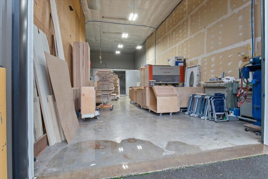 More Photos Of 1410 S Township Rd, Canby Warehouse For Sale