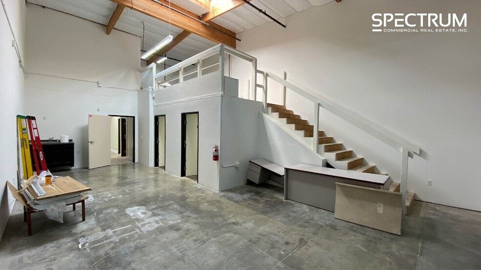 More Photos Of 26340 Diamond Pl, Santa Clarita Light Distribution For Lease