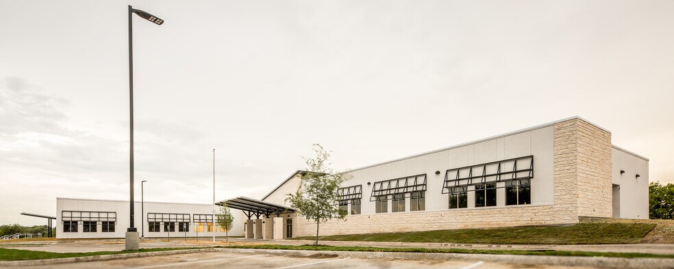 More Photos Of 700 Stadium Dr, Georgetown Schools For Sale